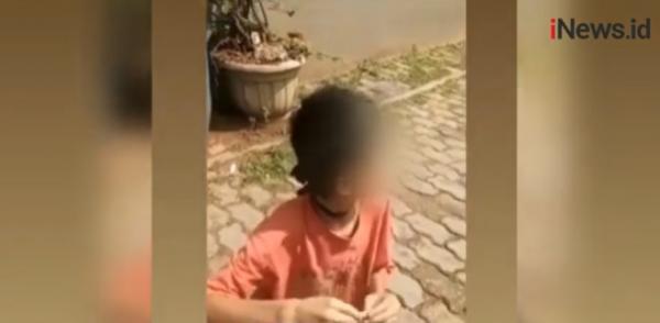 Video Anak Dirantai Kakinya 
