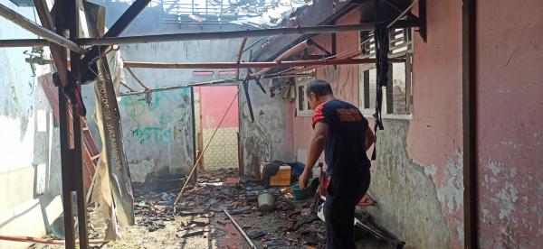 Gara-Gara HP Meledak saat Dicas, Sebuah Rumah di Pemalang Kebakaran