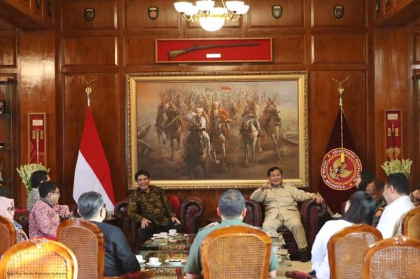 Ketika Prabowo Subianto Diskusi Santai Soal Pertahanan Bersama Forum Pemred