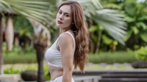 Wulan Guritno dalam Balutan Bikini Curi Perhatian Netizen, Hot Mom