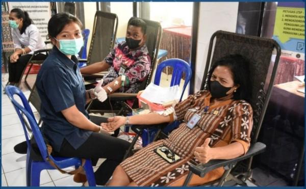 Kanwil Kemenkumham NTT Peduli Gelar Donor Darah, Kumpulkan 55 Kantong Darah