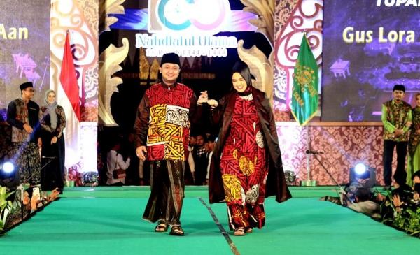 Tugu Pahlawan Fashion Night Meriahkan Kick Off 1 Abad Nahdlatul Ulama di Surabaya