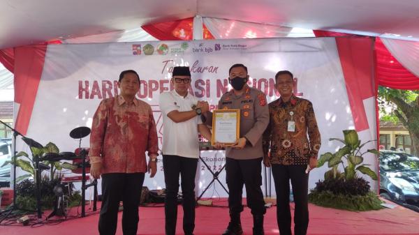 Kapolresta Bogor Kota Jadi Tokoh Inspirasi Pemberdayaan UKM di Kota Bogor Lewat Program Marbot Mart
