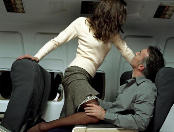 Heboh! Pasangan Ini Berbuat Mesum di Pesawat, Kepergok Masih Telanjang