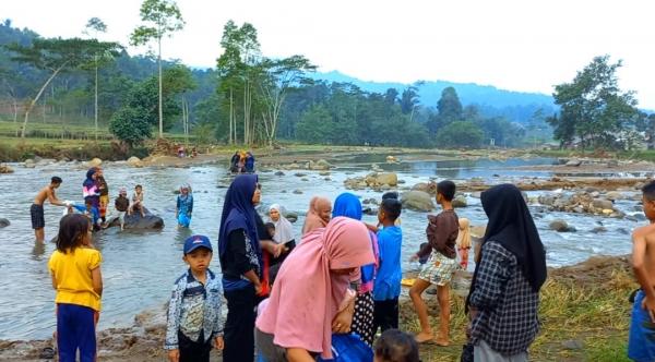 Pasca Banjir Bandang, Sungai Cikaengan di Banjarwangi Garut Jadi Wisata Lokal Dadakan