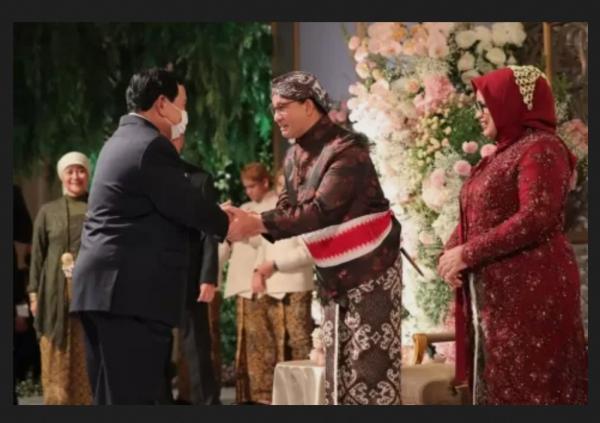 Terungkap! Busana yang Dikenakan Putri Anies di Resepsi Pernikahan, Dirancang Oleh Putra Prabowo