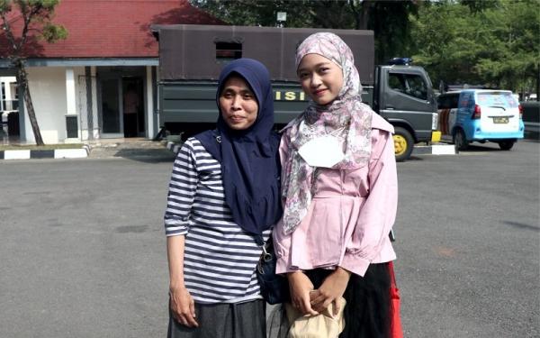 Demi Audisi KDI Indramayu, Sang Ibu dari Purbalingga Temani Anaknya Sampai Jawa Barat