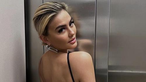 Agnez Mo Seksi Berbalut Halter Top Hitam, Pamer Tato Baru