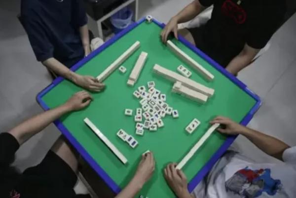 Singapura Legalkan Main Judi Mahjong dan Poker di Rumah