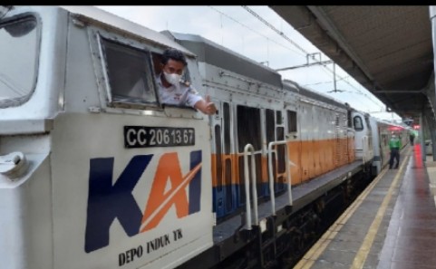 Stasiun Kereta Api Merak Hari Ini Layani Pemudik yang  Menuju Jakarta