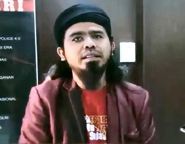 Praktisi Supranatural Gus Samsudin Jadab Laporkan Pesulap Merah ke Polda Jatim