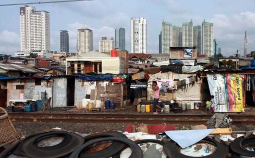 Diprediksi 115 Juta Penduduk RI  Jadi Orang Miskin Baru, Ini Kata Ekonom
