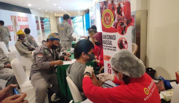 Kejar Target Booster, Binda Kaltim Jemput Bola Layani Vaksinasi di Mall