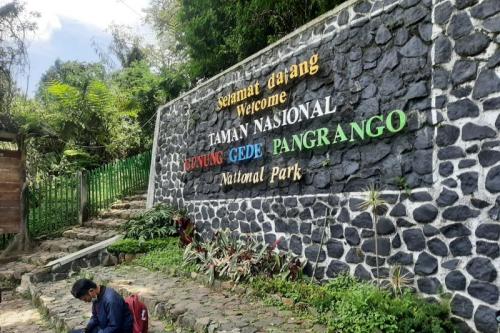 Fakta dan Mitos Gunung Gede Pangrango Jawa Barat