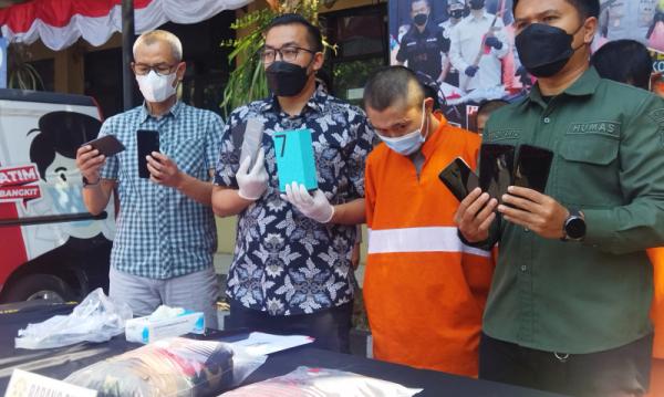 Barang Datang Tipu-tipu Ambil Uang tapi Menghilang, Pelaku Gendam HP Tertangkap Polisi di  Malang