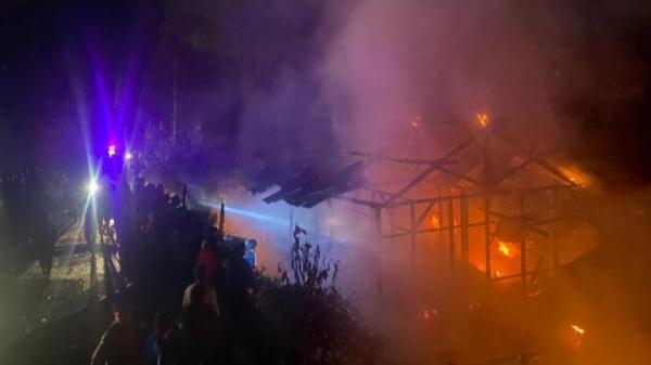 Breaking News :  Satu Keluarga di Toraja Utara Tewas Terbakar