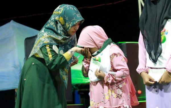 Isak Tangis Anak Yatim Piatu Warnai Penutupan KKN STIT Togo Ambarsari