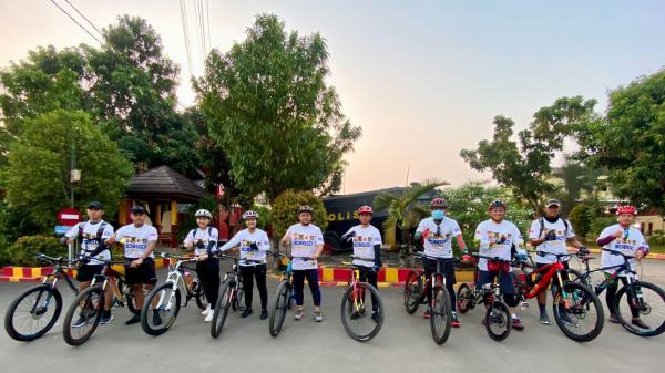 Jelang 17 Agustus, Brimob Polda Banten Ikuti Kegiatan Krasers Bike Community Cilegon