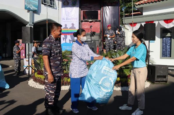 Melalui 'The Rising Tide' TNI AL Kampanyekan Peduli Sampah Nasional