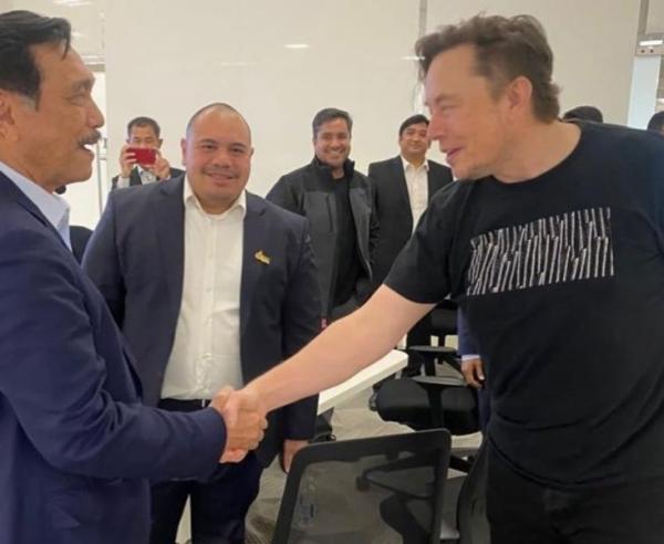 Menteri Luhut Sebut Tesla Teken Kontrak Beli Nikel Rp74,5 Triliun dari Indonesia