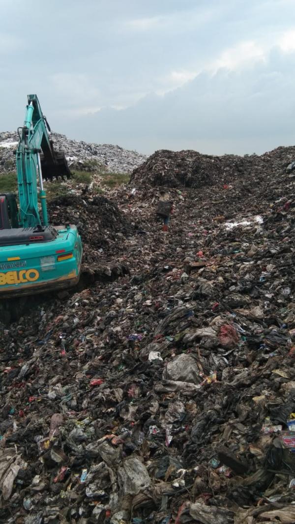 Sehari 1.200 Ton, DLH Karawang Cuma Mampu Angkut 571 Ton Sampah