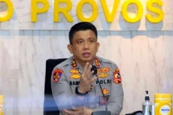 Kapolri Jenderal Listyo Sigit Prabowo menggelar konferensi pers terkait peristiwa kematian Brigadir