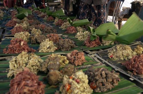 Magibung, Tradisi Unik Makan Bersama di Karangasem Bali