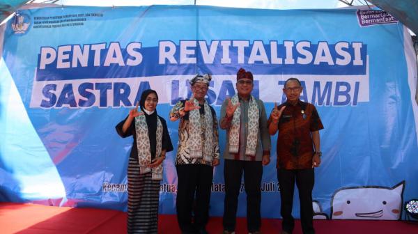 Kantor Bahasa Provinsi Sulawesi Tenggara Lestarikan Sastra Lisan Tambi di Buton Selatan