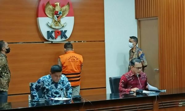 Mantan Wakil Ketua DPRD Tulungagung Agus Budiarto Ditahan KPK 
