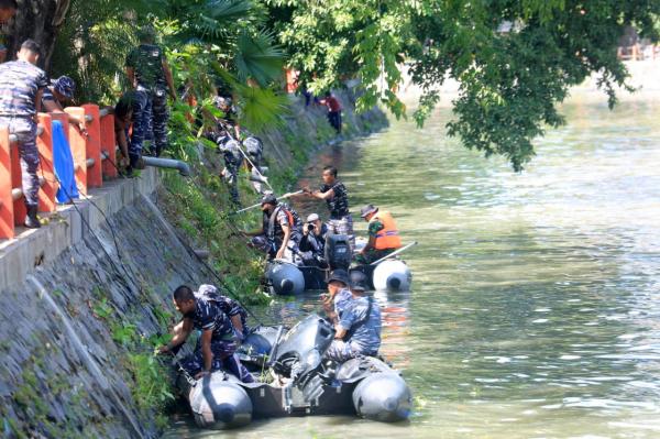 Jogo Kali Suroboyo, Prajurit TNI AL Koarmada II Diterjunkan ke Sungai Kalimas