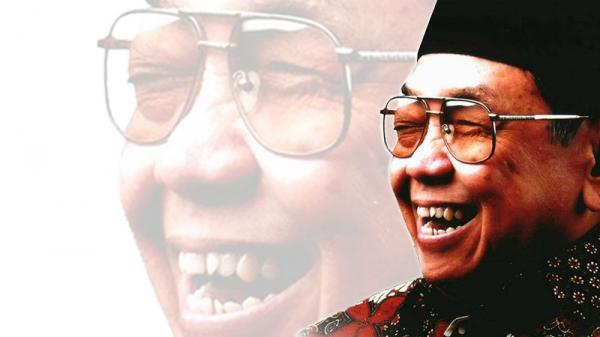 Humor Gus Dur: Ketika Jin Aladin Ketemu Orang Indonesia, Permintaannya Bikin Ngakak!