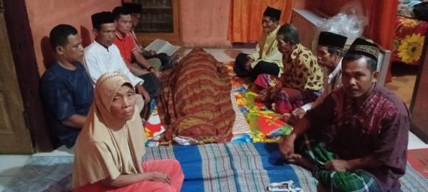 Isak Tangis Sambut Kepulangan Jenazah TKI Asal Lebak yang Tewas Kecelakaan di Malaysia