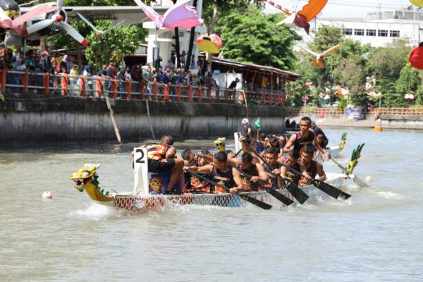 Belasan Tim Dayung Ramaikan Lomba Dayung Perahu Naga Koarmada II