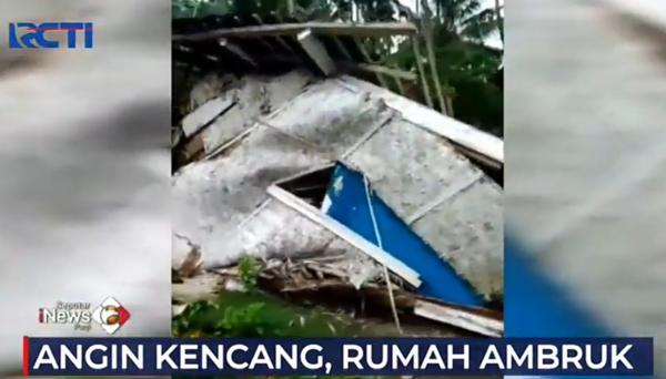 Video Rumah Ambruk di Terjang Angin