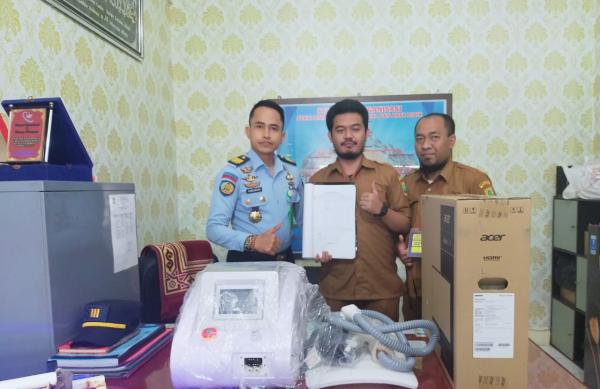 Pemkab Beri Bantuan Alat Hapus Tato ke Lapas Karawang