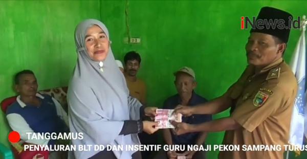 Video Kepala Pekon Sampang Turus Mememberikan BLT