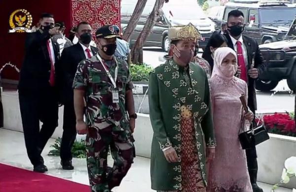Baju Adat Bangka Belitung jadi pilihan Jokowi. Dikenakan pada Sidang Tahunan MPR