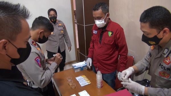 Kapolres Subang Mendadak Test Urin Kapolsek dan Pejabat Polres Subang, Ini Hasilnya