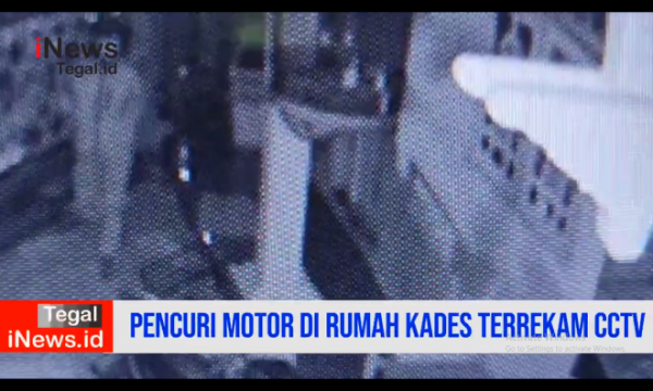 Video Pencuri Gasak Motor di Rumah Kades Terekam CCTV