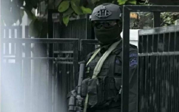Densus 88 Tangkap Terduga Jaringan Teroris di Jambi 