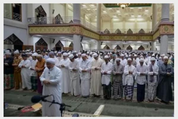 Pendapat Gus Baha Tentang Sholat Terlalu Lama yang Ditegur Rasulullah SAW