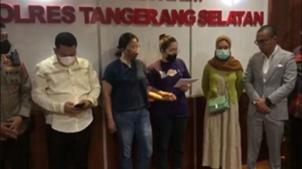 Hotman Paris Sebut Lawan Nyerah, Kasus Pencurian Cokelat di Alfamart Berakhir Damai