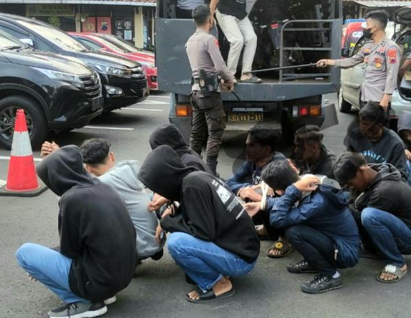 Kapolresta: Seluruh Pelaku Geng Motor Ditangkap di Cilacap, Bawa Clurit dan Samurai