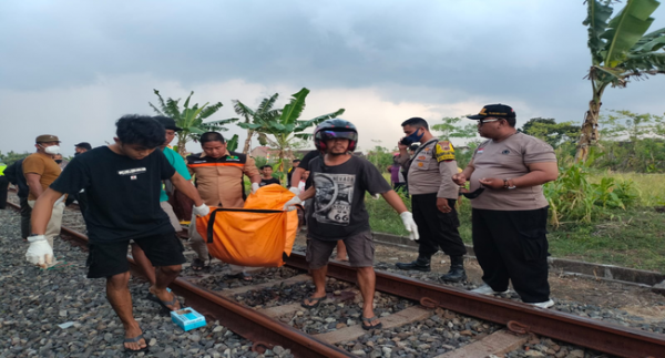 Nahas 1 Orang Tewas dalam Kecelakaan Maut di Perlintasan Kereta Api Ngebuk Gemolong Sragen