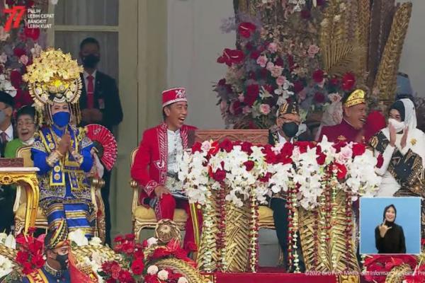 Momen Farel Prayoga Sukses Hibur dan Gombal Presiden Jokowi Lewat Lagu ‘Ojo Dibandingke’