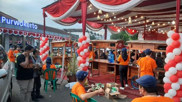 Sambut HUT RI Ke-77, KAI Hadirkan Kuliner Angkringan di Halaman Stasiun Purwokerto