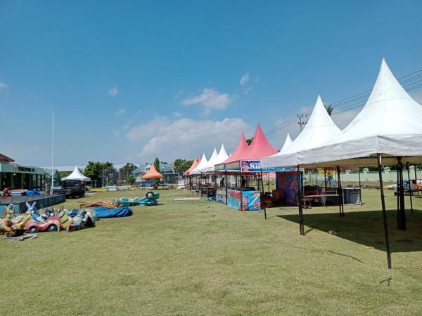 Pedagang Kaki Lima di Probolinggo Protes Soal Izin Jualan di Pasar Malam Yang Lamban