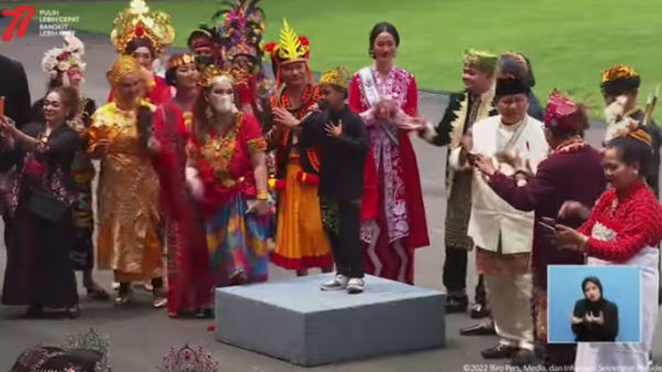 Farel Sukses Goyang Istana Negara, Berikut Lirik Lagu Ojo Dibandingke dan Terjemahannya