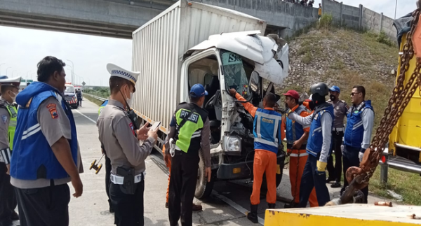 Kecelakaan di Jalan Tol KM 544 Sragen, 2 Tewas dan 1 Luka-Luka