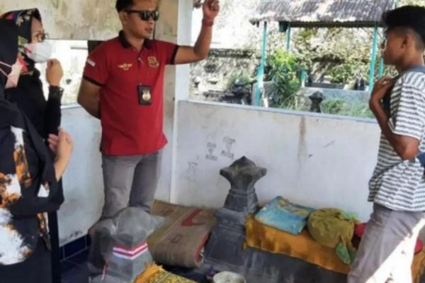 Viral Remaja 16 Tahun Ini Nekat Tidur di Samping Makam Sang Ayah, Alasannya Bikin Nyesek!